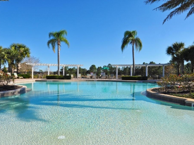 Communal Swimming Pool with zero-entry