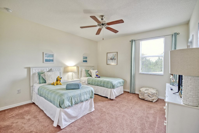 Bedroom 5 with Twin Beds and Ensuite Bathroom