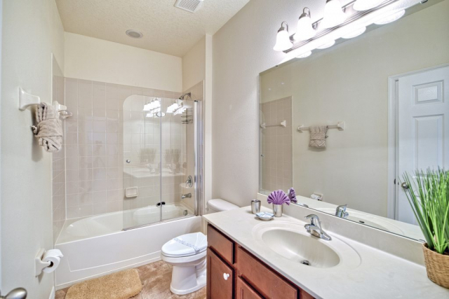 Shared Bathroom with shower for bedrooms 3 and 4